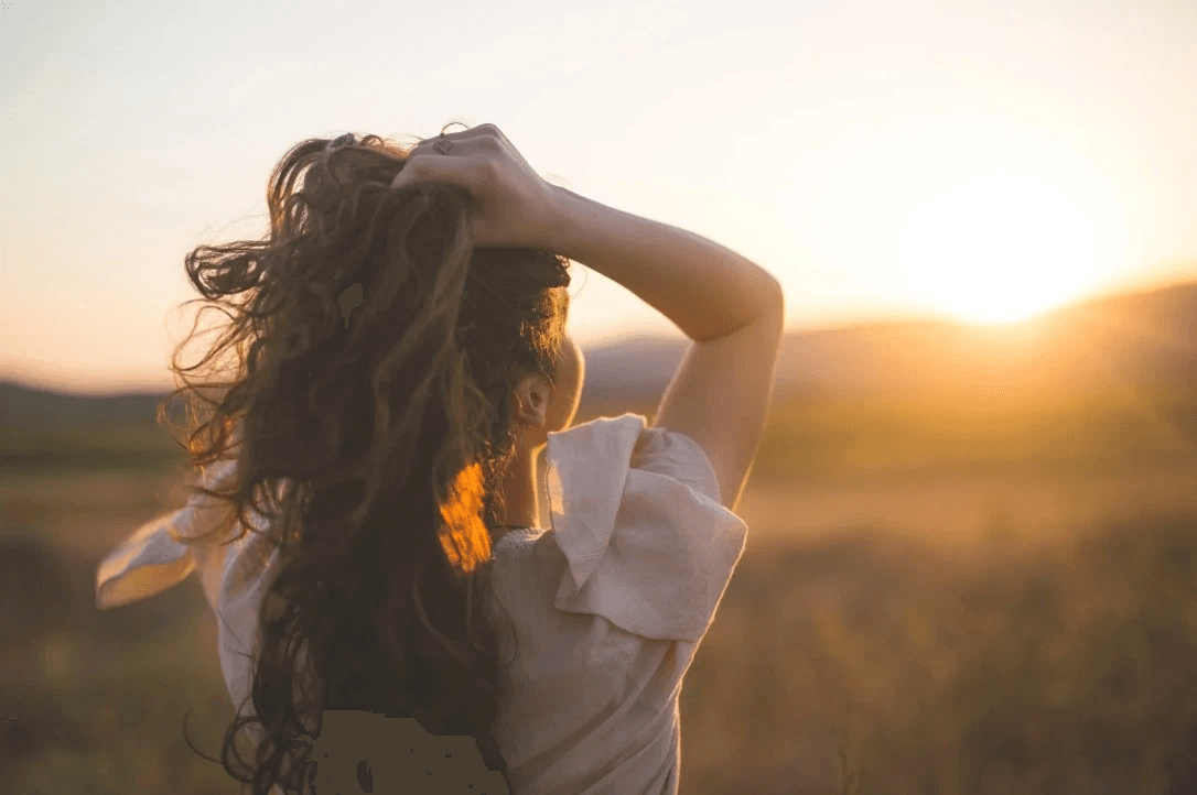 Do Hair Extensions Change How People Perceive You?